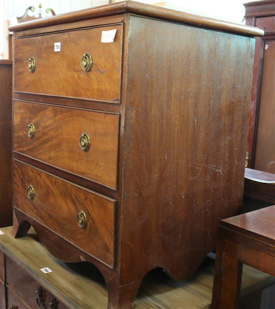 Small three drawer chest